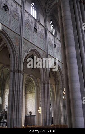 Schweden, Schweden; Dom zu Uppsalen - Innenansicht; Kathedrale von Uppsalen - innen; Hochschiff im gotischen Stil. Das Kirchenschiff im gotischen Stil. Stockfoto