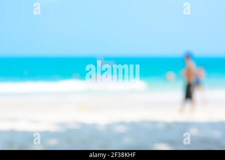 Blur weißen Sandstrand mit wenigen Personen, kann als Hintergrund verwendet werden Stockfoto