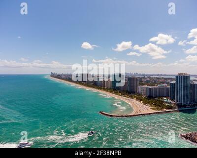 Luftaufnahme Miami Inlet Bal Harbour Beach und Jetty Stockfoto