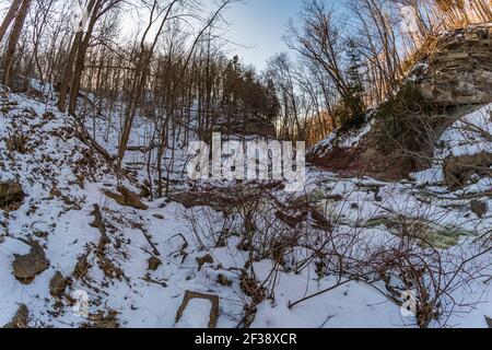 Smokey Hollow Waterfalls Ancaster Hamilton Ontario Kanada im Winter Stockfoto