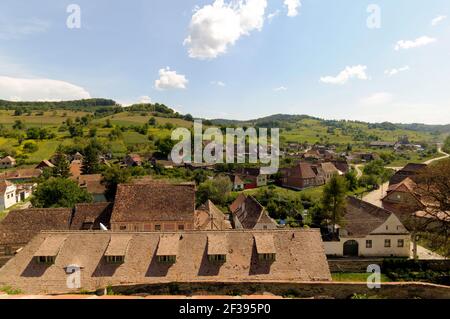 Blick von der Wehrkirche in Biertan über dem Dorf, in Rumänien Stockfoto