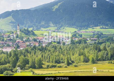 Geographie / Reisen, Deutschland, Bayern, Pfarrkirche St. Nikolaus in Pfronten, Oberbayern, Panorama-Freiheit Stockfoto