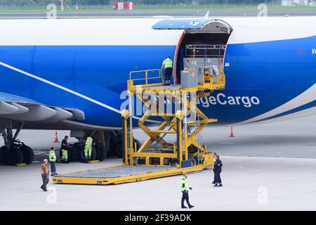 hoersching, österreich, 03. september 2018, boeing 747-400 Cargo vo-bia wird von Luftbrückenfracht am Flughafen linz betrieben Stockfoto