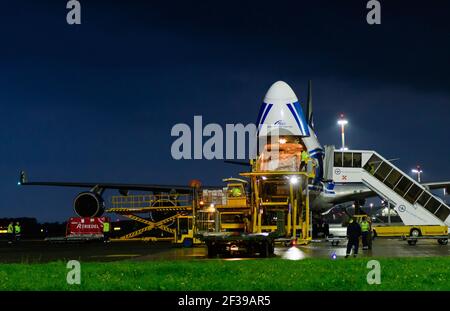 hoersching, österreich, 03. september 2018, boeing 747-400 Cargo vo-bia wird von Luftbrückenfracht am Flughafen linz betrieben Stockfoto