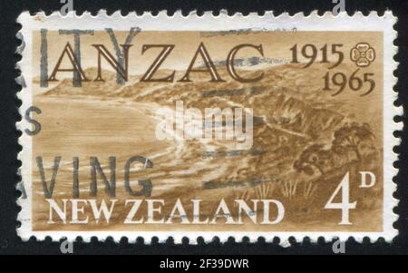 NEUSEELAND - UM 1965: Briefmarke gedruckt von Neuseeland, zeigt Anzac Cove, Gallipoli, um 1965 Stockfoto