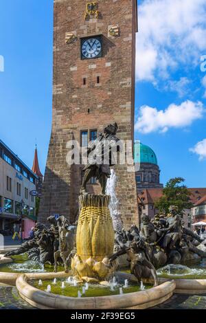 Geographie / Reisen, Deutschland, Bayern, Nürnberg, Ludwigsplatz, Ehebrunnen (Ehe Fountain, Mariage Fount, Additional-Rights-Clearance-Info-Not-Available Stockfoto