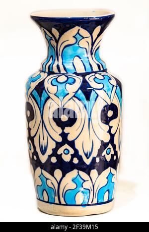 Blue Pottery ist weithin als traditionelles Handwerk von Jaipur zentralasiatischen Ursprungs anerkannt. Der Name 'blaue Keramik' kommt von dem auffälligen Kobalt Stockfoto