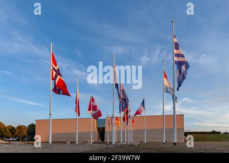 Caen (Nordwestfrankreich): Das Caen Memorial Museum, das der Geschichte des 20th. Jahrhunderts, dem Weltkrieg 2, dem D-Day am 1944. Juni und der Schlacht von gewidmet ist Stockfoto