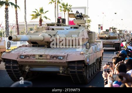 Doha, Katar - 18. Dezember 2017: Militärparade am Nationalfeiertag auf der Corniche. Stockfoto