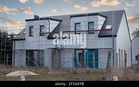 Bau von zwei Doppelhaushälften, Einfamilienhäuser Stockfoto