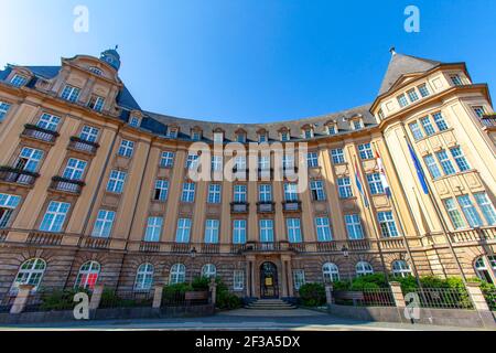 Luxemburg: Gebäude der Staatsbank und des Sparfonds (französisch: Banque et Caisse d'Epargne de l'Etat oder BCEE), auch bekannt unter dem luxemburgischen Namen Sp Stockfoto