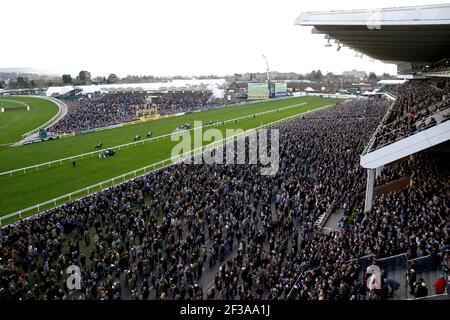 File photo dated 13-03-2020 of Runners and Riders compete in the Randox Health County Handicap Hurdle at the 2020 Cheltenham Festival. Ausgabedatum: Dienstag, 16. März 2021. Stockfoto