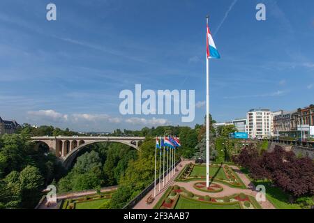 Luxemburg: Die Oberstadt, Gärten der "Casemates de la Petrusse" Bunker in Luxemburg-Stadt Stockfoto