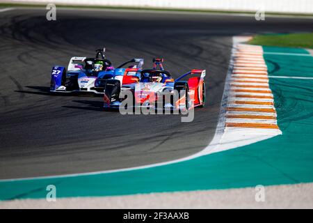 64 DAMBROSIO Jerome (bel), Spark-Mahindra Mahindra M6Electro, Mahindra Racing, Action und 27 SIMS Alexander (gbr), Spark-BMW BMW iFE,20, BMW i Andretti Motorsport, Action während der Formel-E-Tests 2019, in Valencia, Spanien, vom 15. Bis 18. oktober - Foto Xavi Bonilla / DPPI Stockfoto