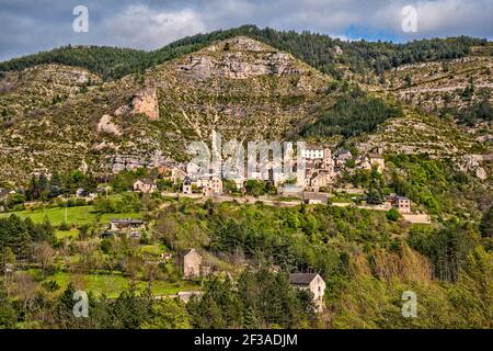 Dorf Montbrun, Gorges du Tarn, Massif Central, Gemeinde Gorges du Tarn Causses, Departement Lozere, Region Okzitanien, Frankreich Stockfoto