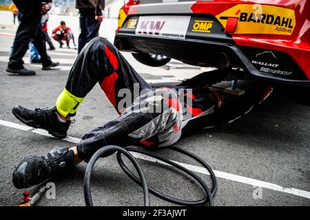 SLR VW Motorsport, Volkswagen Golf GTI TCR, Mechaniker bei der Arbeit in der Boxengasse während des FIA WTCR World Touring Car Cup 2019 in Zandvoort, Niederlande vom 17. Bis 19. Mai - Foto Florent Gooden / DPPI Stockfoto