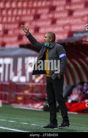 Tijuana, Mexiko. März 2021, 13th. Manager Jorge Campos (Santos) Gesten während des Liga MX Femenil Spiels zwischen Tijuana und Santos Laguna im Estadio Caliente in Tijuana, Baja California, Mexiko. Kredit: SPP Sport Presse Foto. /Alamy Live Nachrichten Stockfoto