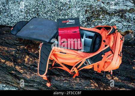 SIDNEY, KANADA - 08. März 2021: f-STOP Rucksack während Langzeitaufnahmen bei Moses Point, North Saanich, BC Kanada Stockfoto