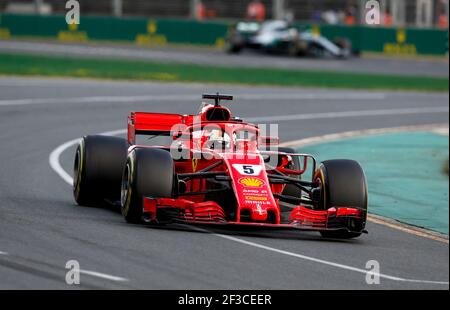 VETTEL Sebastian (ger), Scuderia Ferrari SF71H, HAMILTON Lewis (gbr), Mercedes AMG F1 Petronas GP W09 Hybrid EQ Power+, Action während 2018 Formel 1 Meisterschaft in Melbourne, Australian Grand Prix, vom 22. Bis 25. März - Foto DPPI Stockfoto