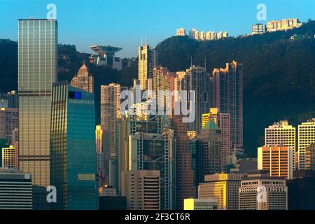 Skyline von modernen Büro- und Apartmentgebäuden auf Hong Kong Island, China Stockfoto