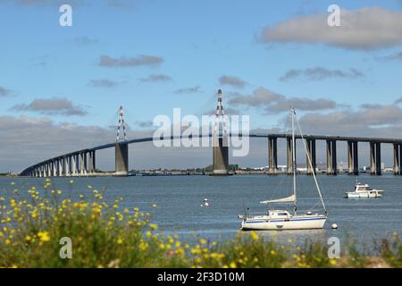 Saint-Nazaire (Nordwestfrankreich): Die Saint-Nazaire-Brücke über die Loire von Saint-Brevin-les-Pins aus gesehen Stockfoto