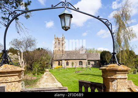 Die Kirche von St. George im Cotswold Dorf Didbrook, Gloucestershire UK Stockfoto