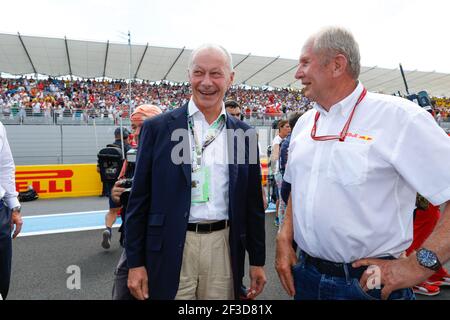 MARKO Helmut (aut), Fahrer-Manager Red Bull Racing, Portrait BOLLORE Thierry (Fra), Renault Sport F1, directeur délégué à la compétitivité Delegierter Direktor für Wettbewerbsfähigkeit, Portrait Startaufstellung, Grille de departure, während der Formel-1-Weltmeisterschaft 2018, großer Preis frankreichs vom 22. Bis 24. juni in Le Castellet - Foto Frederic Le Floc'h / DPPI Stockfoto