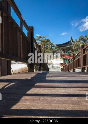 Cheongsong Pavilion auf Pine Island in Pyeongchang, Südkorea. Es ist eine Nachahmung des Hyangwon Pavillons Stockfoto