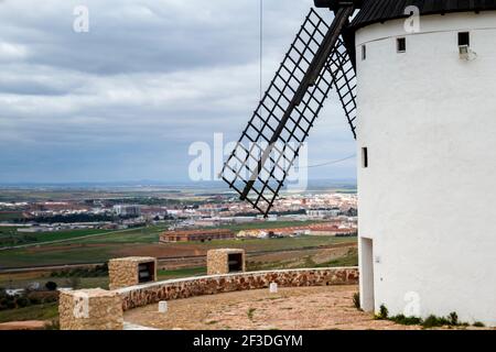 Traditionelle Turmmühle in Alcazar de San Juan, Castilla La Mancha, Spanien Stockfoto