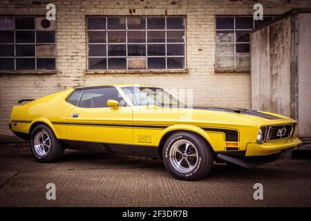 1973 Ford Mustang 351 auf der Lenwade Industrial Estate, Norfolk, Großbritannien. Stockfoto