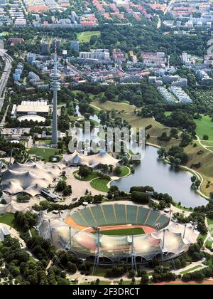 Flug über das beliebte olympiastadion in der Stadt München in Deutschland 5.7.2020 Stockfoto