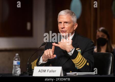 Washington, Vereinigte Staaten Von Amerika. März 2021, 16th. Admiral Craig S. Faller, USN, Kommandant, United States Southern Command erscheint während einer Anhörung des Senatsausschusses für bewaffnete Dienste, um das United States Southern Command und das United States Northern Command im Rahmen der Überprüfung des Antrags auf Genehmigung der Verteidigung für das Geschäftsjahr 2022 und das zukünftige Verteidigungsprogramm im Dirksen Senate Office Building in Washington, DC, zu untersuchen. März 16, 2021. Quelle: Rod Lampey/CNP Credit: dpa/Alamy Live News Stockfoto