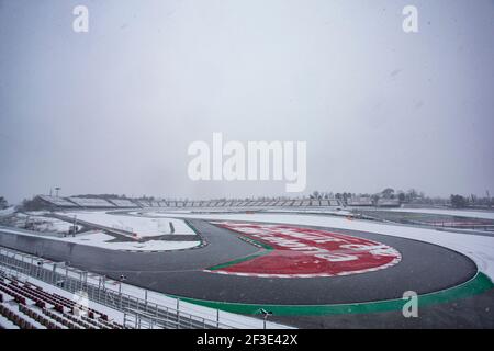 Circuit de Barcelona - Katalonien unter dem Schnee während der Formel 1 Wintertests 2018 in Barcelona, Spanien von Februar 26 bis März 01 - Foto: Xavi Bonilla / DPPI Stockfoto
