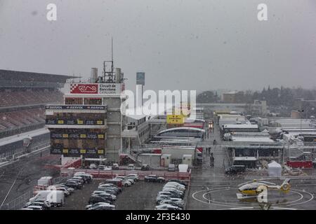 Circuit de Barcelona - Katalonien unter dem Schnee während der Formel 1 Wintertests 2018 in Barcelona, Spanien von Februar 26 bis März 01 - Foto: Xavi Bonilla / DPPI Stockfoto