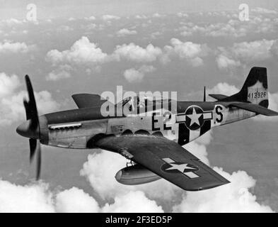 Nordamerikanisches Kampfflugzeug P-51 Mustang über Frankreich Stockfoto