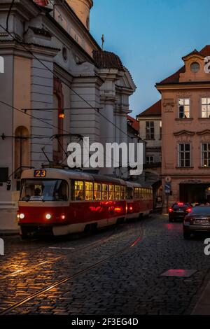 Old Vintage Tram in Downtown - Prag Stockfoto