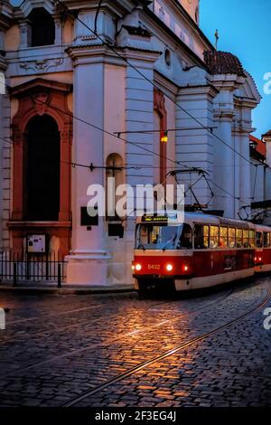 Old Vintage Tram in Downtown - Prag Stockfoto