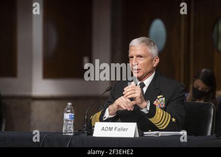 Admiral Craig S. Faller, USN, Kommandant, United States Southern Command erscheint während einer Anhörung des Senatsausschusses für bewaffnete Dienste, um das United States Southern Command und das United States Northern Command im Rahmen der Überprüfung des Antrags auf Genehmigung der Verteidigung für das Geschäftsjahr 2022 und das zukünftige Verteidigungsprogramm im Dirksen Senate Office Building in Washington, DC, zu untersuchen. März 16, 2021. Foto von Rod Lampey / CNP/ABACAPRESS.COM Stockfoto