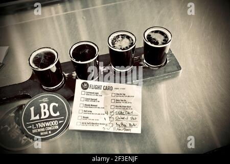 Lynwood Brewing Concern (LBC) in Raleigh, NC. Lokale Craft Brauerei mit einer großen Auswahl an Bieren, Ales und Stouts. Verbunden mit Lynwood Grill. Stockfoto