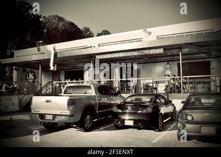 Lynwood Brewing Concern (LBC) in Raleigh, NC. Lokale Craft Brauerei mit einer großen Auswahl an Bieren, Ales und Stouts. Verbunden mit Lynwood Grill. Stockfoto