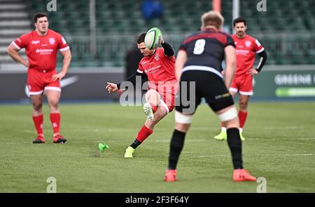 Hendon. Vereinigtes Königreich. 13. März 2021. Brendan Cope (Jersey) Tritte. Saracens / Jersey Reds. Greene King IPA Championship Rugby. Stonex-Stadion. Hendon. London. Vereinigtes Königreich. Stockfoto