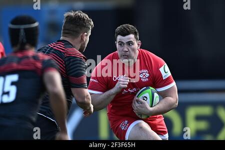 Hendon. Vereinigtes Königreich. 13. März 2021. Dan Richardson (Jersey) bereitet sich darauf vor, angegangen zu werden. Saracens / Jersey Reds. Greene King IPA Championship Rugby. Stonex-Stadion. Hendon. London. Vereinigtes Königreich. Stockfoto