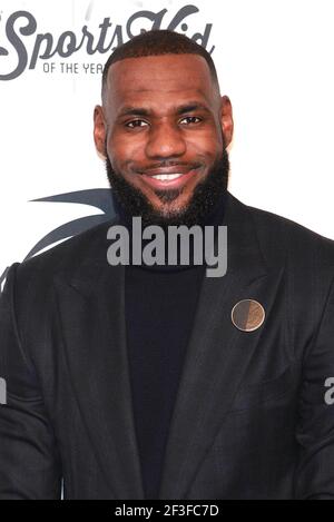 New York, NY, USA. 12th Dez 2021. LeBron James bei 2016 Sports Illustrated Sportsperson des Jahres im Barclays Center am 12. Dezember 2016 in New York City. Kredit: Diego Corredor/Media Punch/Alamy Live Nachrichten Stockfoto