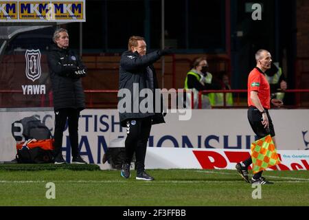 Dens Park, Dundee, Großbritannien. März 2021, 16th. Scottish Championship Football, Dundee FC gegen Ayr United; Ayr United Manager David Hopkin gibt Wegbeschreibung Kredit: Action Plus Sports/Alamy Live News Stockfoto