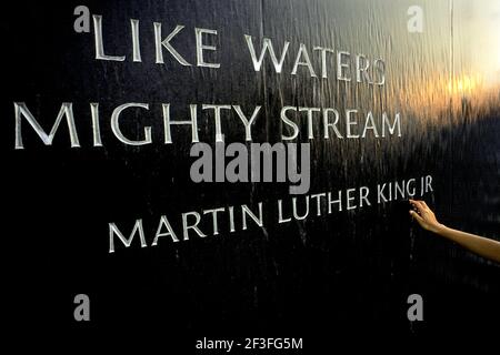 Detail des Bürgerrechtsdenkmals, das von Maya Lin für das Southern Poverty Law Center, Montgomery, AL, entworfen wurde Stockfoto