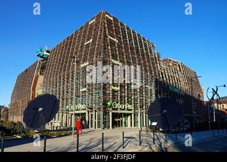 Green Pea ist das erste Einkaufszentrum für bio-nachhaltige Produkte. In seinen 66 Geschäften wird nichts verschwendet und alles kann ein zweites Leben haben. Turin, Stockfoto