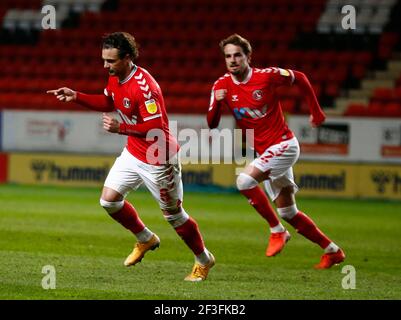 Woolwich, Großbritannien. März 2021, 16th. WOOLWICH, Vereinigtes Königreich, MÄRZ 16: Charlton Athletic Jake Forster-Caskey punktet seine Seiten Ausgleich Ziel, um den Score 2-2 während Sky Bet League One zwischen Charlton Athletic und Bristol Rovers im Tal, Woolwich am 16th. März 2021 Kredit: Action Foto Sport/Alamy Live News Stockfoto