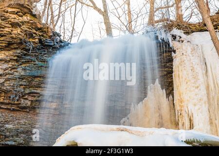 Billy Green Waterfalls Hamilton Ontario Kanada im Winter Stockfoto