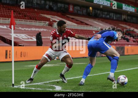 MIDDLESBROUGH, ENGLAND. MÄRZ 16th Chuba Akpom von Middlesbrough in Aktion mit Liam Lindsay von Preston North End während des Sky Bet Championship-Spiels zwischen Middlesbrough und Preston North End am Dienstag, den 16th. März 2021 im Riverside Stadium, Middlesbrough. (Kredit: Mark Fletcher, Mi News) Kredit: MI Nachrichten & Sport /Alamy Live Nachrichten Stockfoto