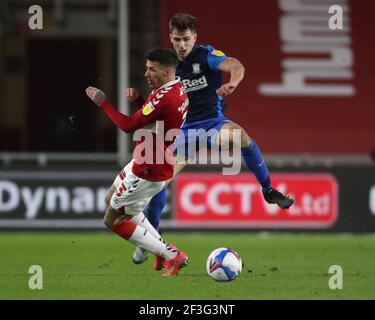 MIDDLESBROUGH, ENGLAND. MÄRZ 16th: Liam Lindsay von Preston North End in Aktion mit Marvin Johnson von Middlesbrough während des Sky Bet Championship-Spiels zwischen Middlesbrough und Preston North End am Dienstag, den 16th. März 2021 im Riverside Stadium, Middlesbrough. (Quelle: Mark Fletcher, Mi News) Stockfoto